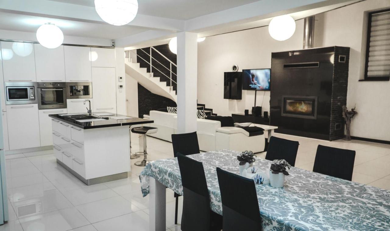 Vila Carolina Apulum Villa Alba Iulia Ngoại thất bức ảnh